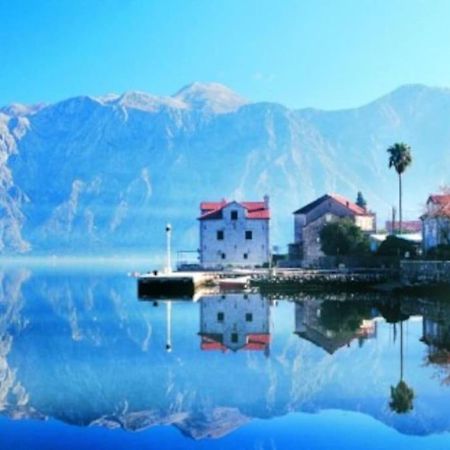 2Br Apartment With Pool Kotor Bagian luar foto