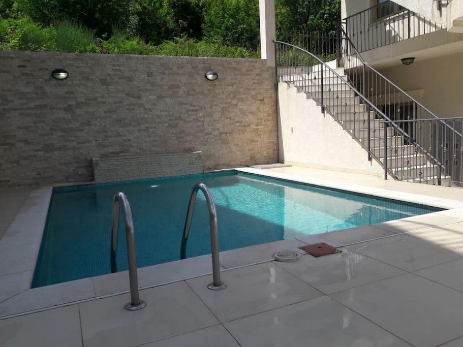 2Br Apartment With Pool Kotor Bagian luar foto