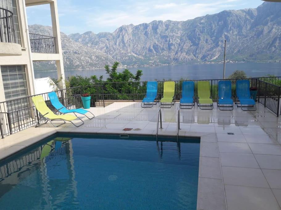 2Br Apartment With Pool Kotor Bagian luar foto