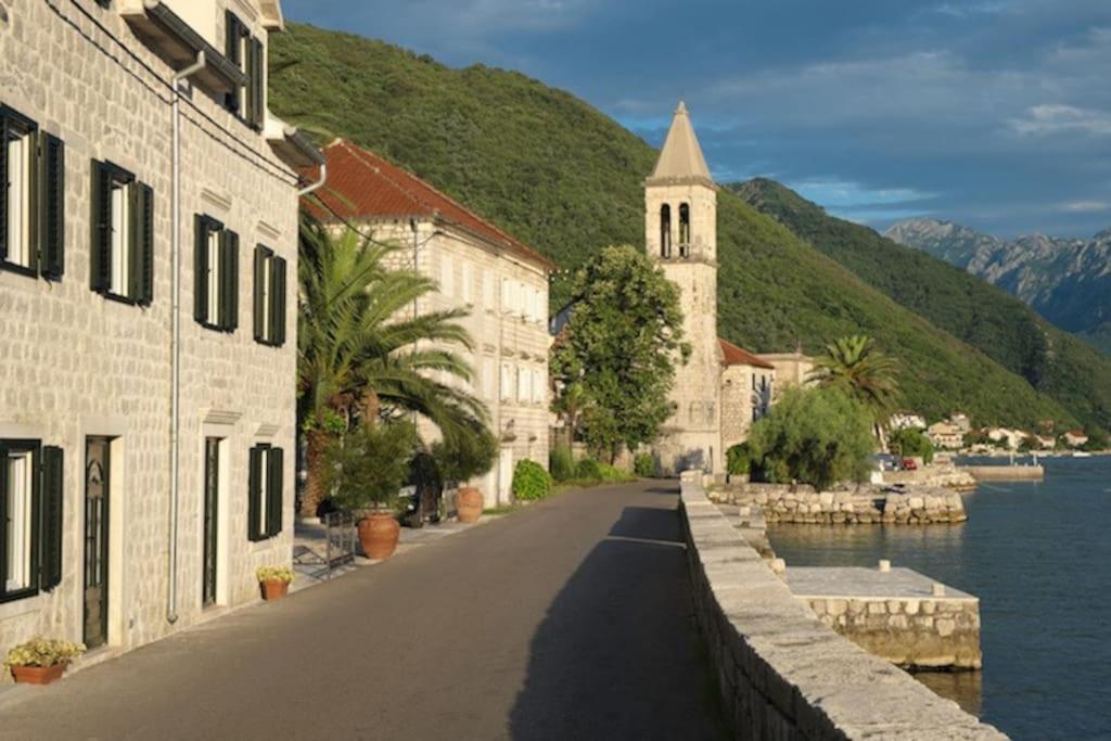 2Br Apartment With Pool Kotor Bagian luar foto