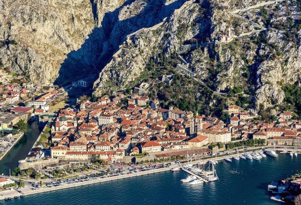 2Br Apartment With Pool Kotor Bagian luar foto